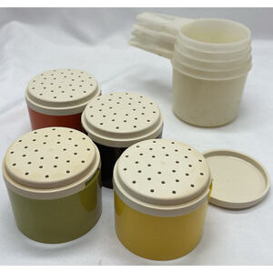 Vtg Tupperware Spice Tower Containers Snap Lids Shaker Set of 4 & measuring cups